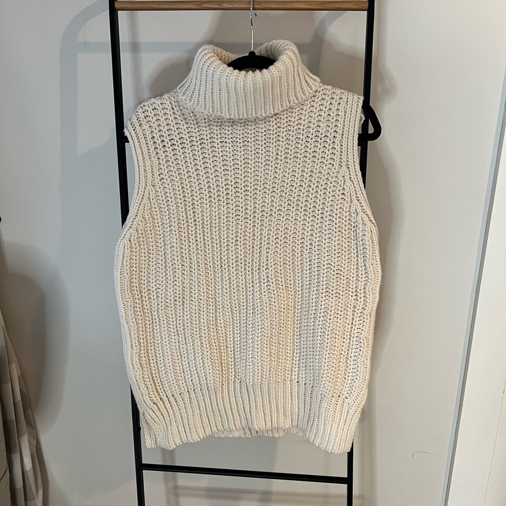 H&M Sleeveless Turtleneck Sweater Women's Small